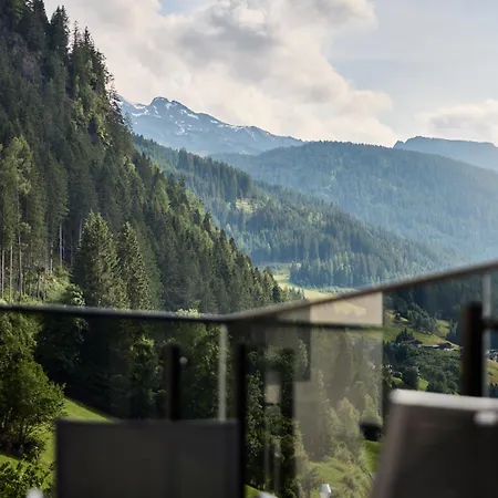 Luxurioese Chalet-apartment In Der Residenz Silvretta See