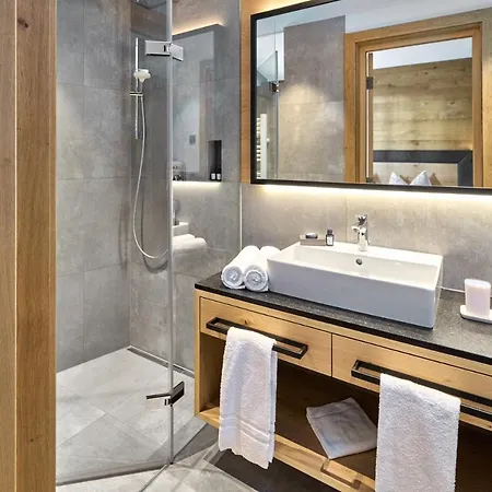 Luxurioese Chalet-apartment In Der Residenz Silvretta Daire *