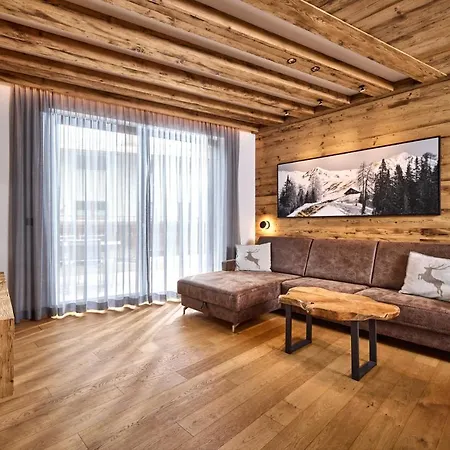 Luxurioese Chalet-apartment In Der Residenz Silvretta Daire See