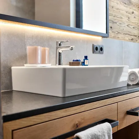 Luxurioese Chalet-apartment In Der Residenz Silvretta * See